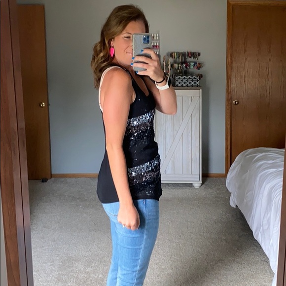 Express Sequin Front Tank - Picture 4 of 9